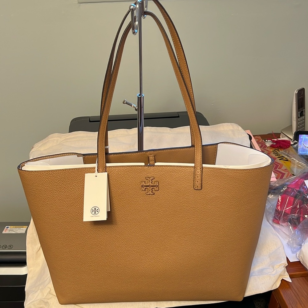 TORY BURCH LEATHER TOTE NWT